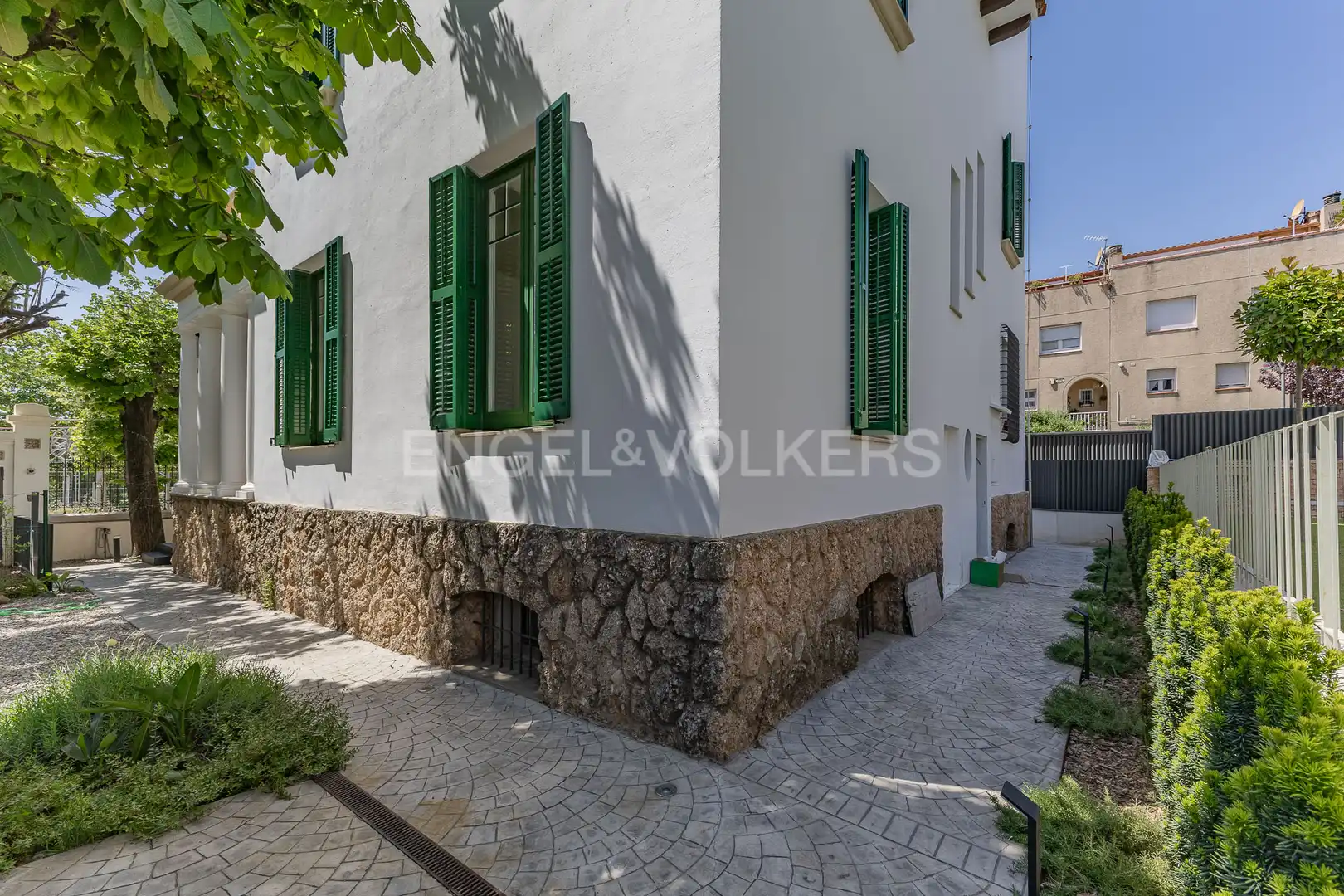 Exterior view of Houses for rent in Sant Cugat del Vallès  with Air Conditioner, Heating and Private garden