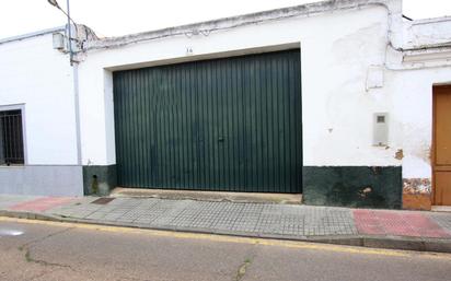 Exterior view of House or chalet for sale in Puebla de la Calzada  with Storage room