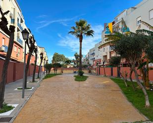 Vista exterior de Àtic en venda en El Puerto de Santa María amb Terrassa, Piscina i Piscina comunitària