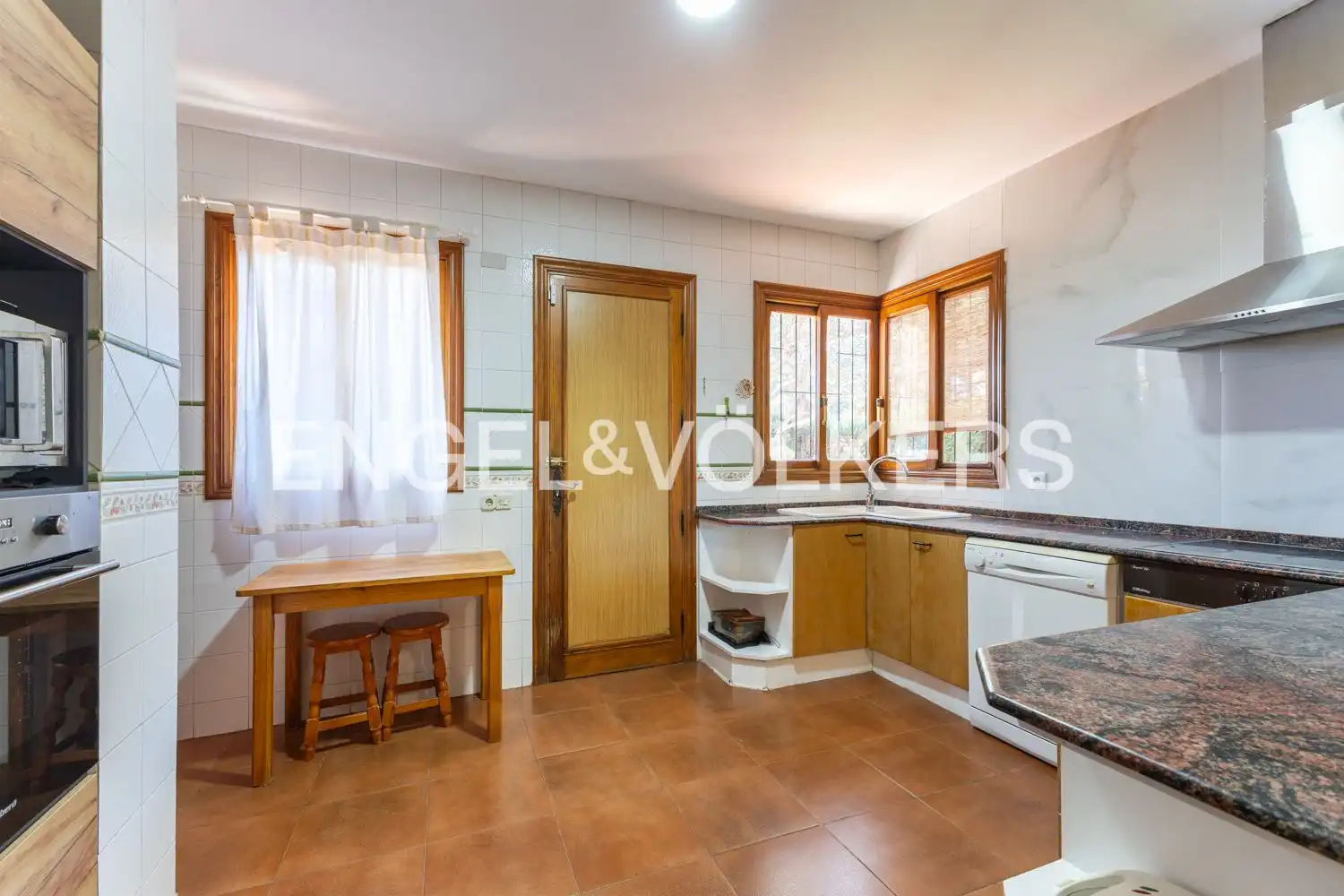 Cocina de Casa o chalet en venta en Paterna con Aire acondicionado, Calefacción y Jardín privado