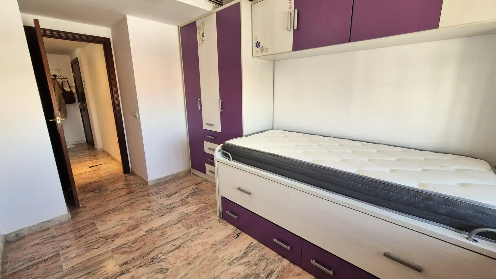 Dormitori de Pis en venda en Badajoz amb Aire condicionat, Calefacció i Terrassa