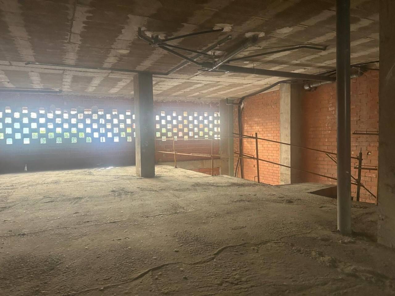 Geschaftsraum zur Miete in Mestrets, Oeste