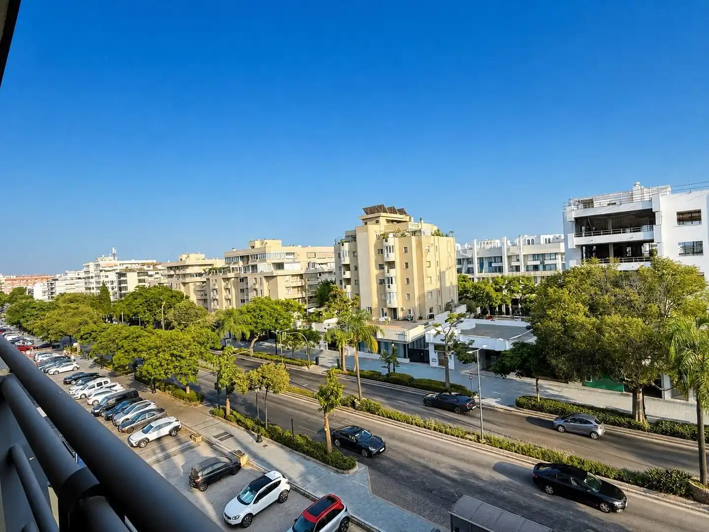 Vista exterior de Oficina de alquiler en Marbella con Aire acondicionado y Terraza