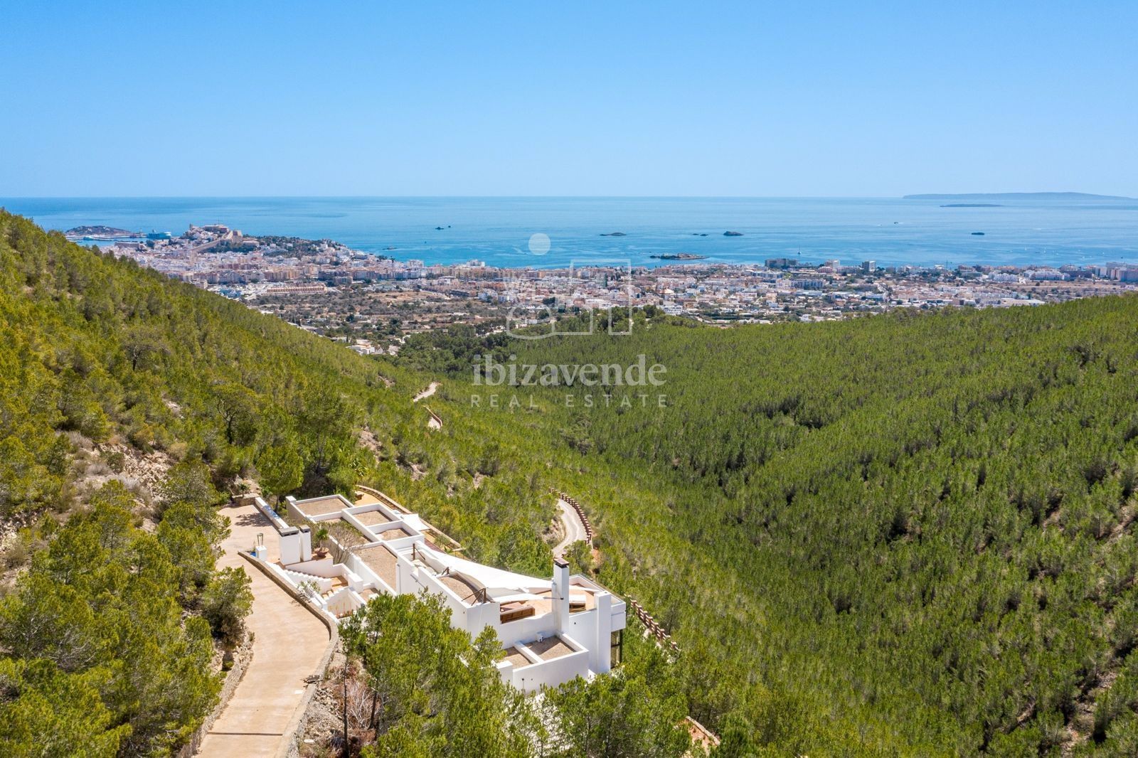 Vista exterior de Casa o xalet de lloguer en Eivissa amb Aire condicionat, Calefacció i Piscina