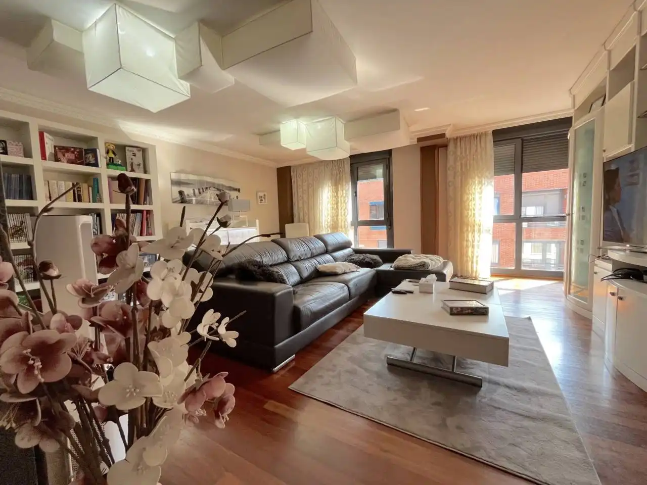 Sala d'estar de Dúplex en venda en Leioa amb Calefacció, Parquet i Terrassa