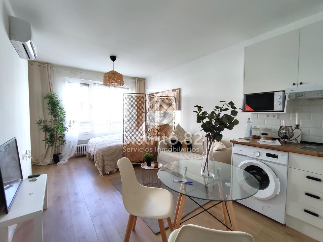 Bedroom of Apartment for sale in  Madrid Capital  with Heating and Storage room