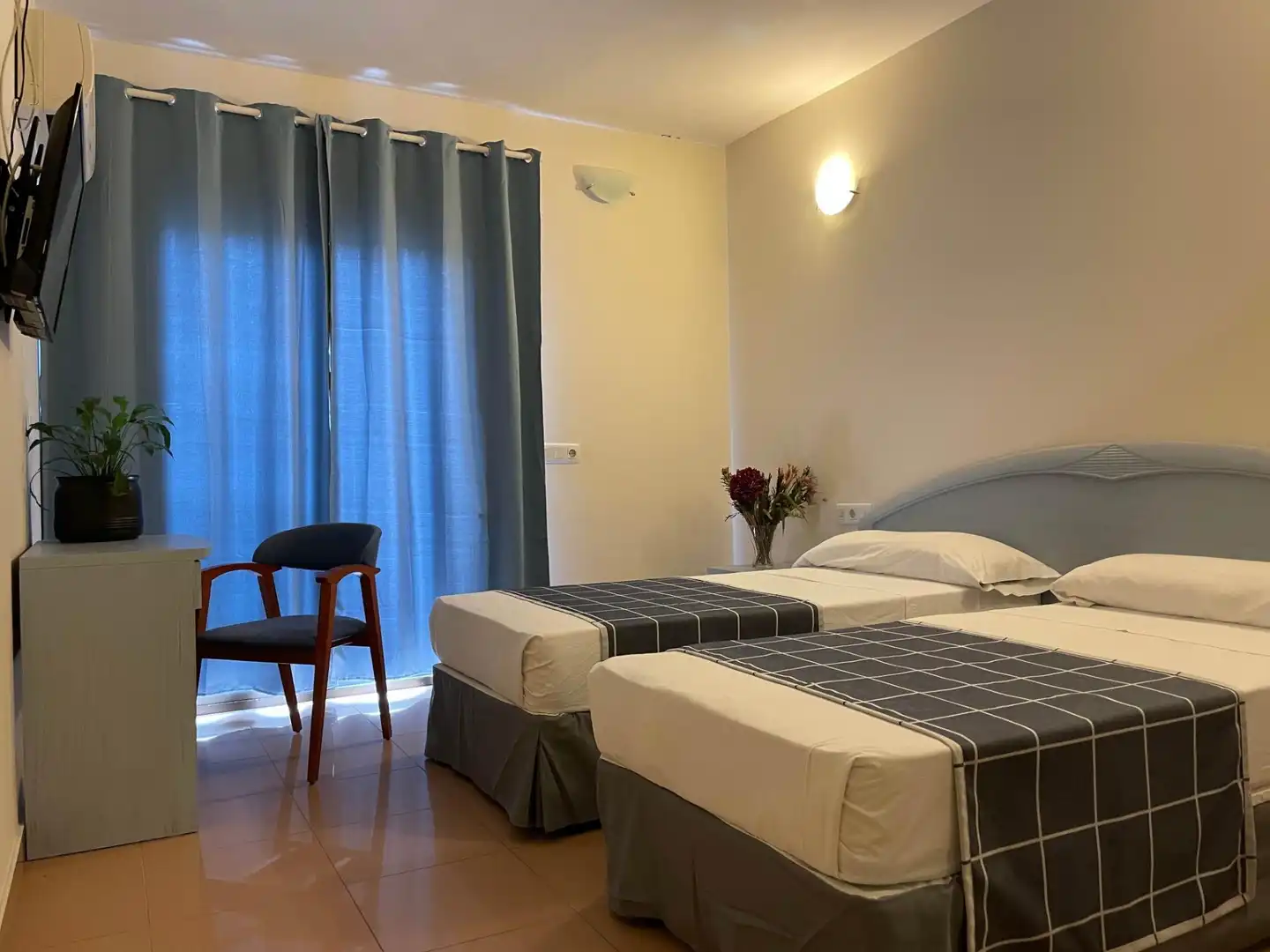 Inmuebles singulares con ascensor en venta en Lecrín, imagen 3