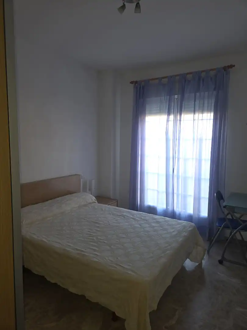Habitación de Piso de alquiler en Badajoz con Aire acondicionado, Calefacción y Jardín privado