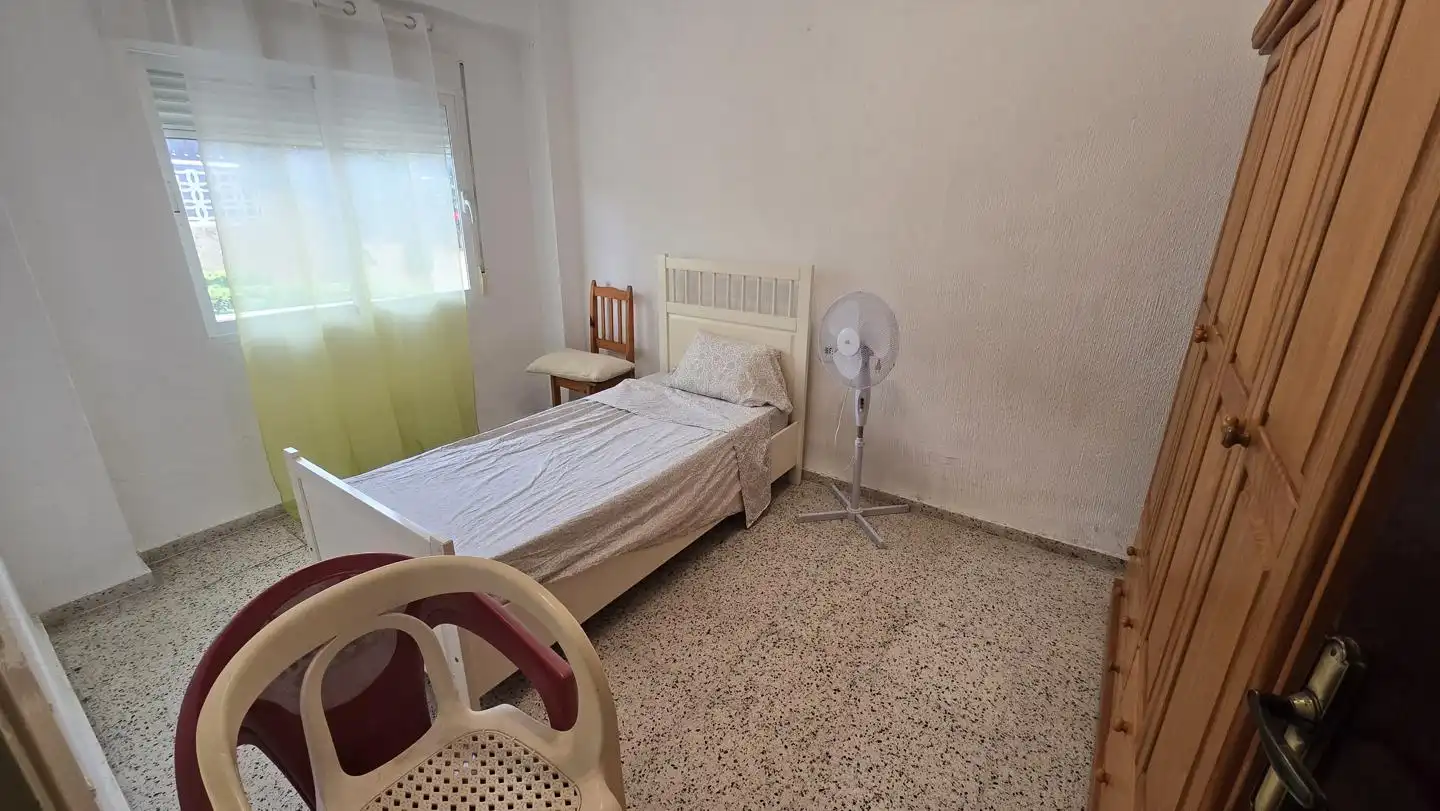 Schlafzimmer von Erdgeschoss zur Miete in Gandia