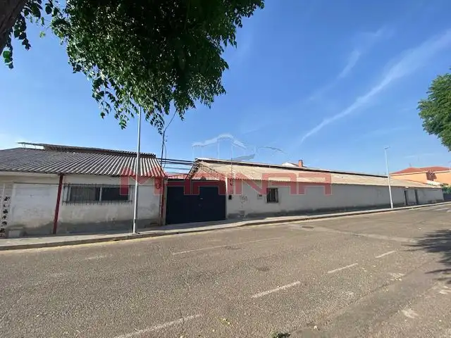 Vista exterior de Nave industrial en venta en Esquivias