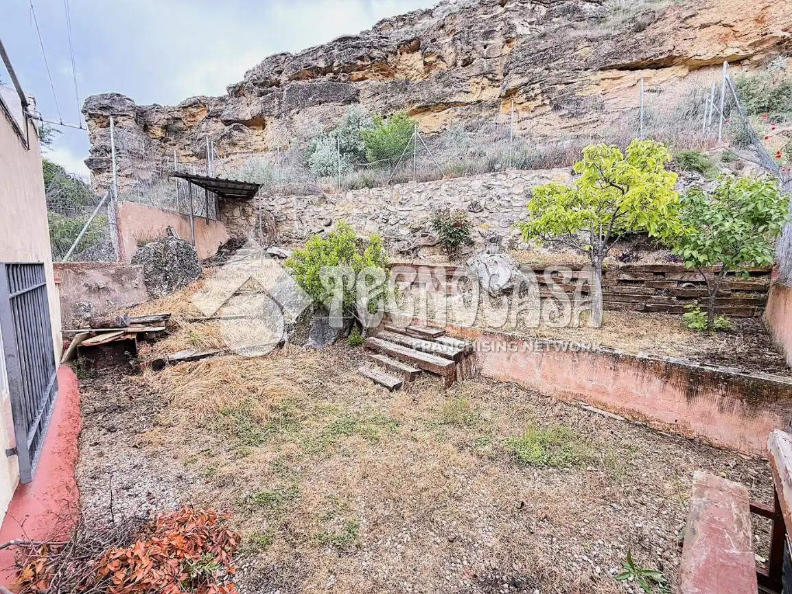 Finca rústica en venta en Huete con Calefacción, Jardín privado y Terraza