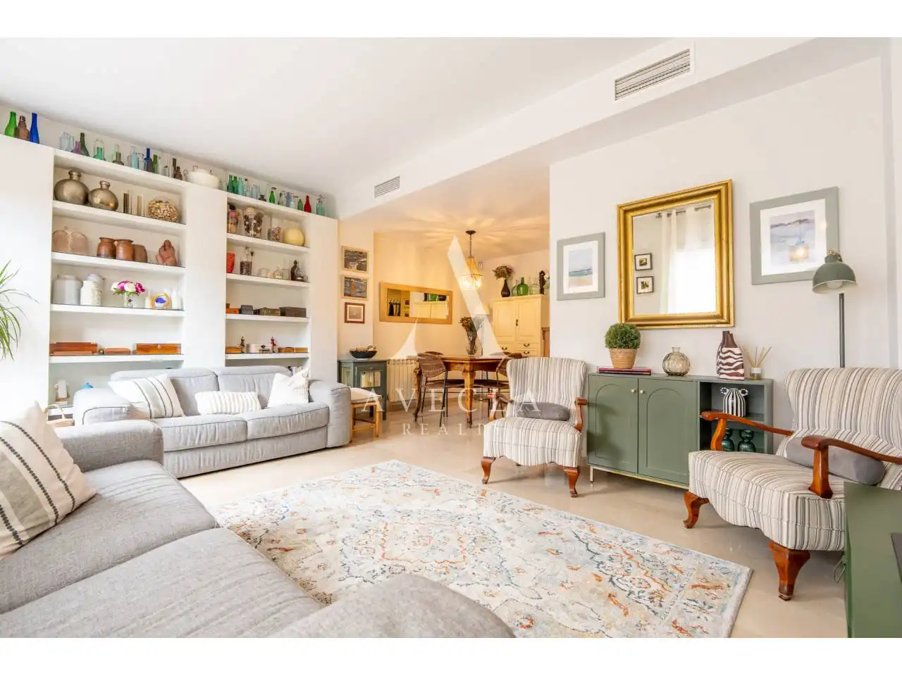 Sala de estar de Casa adosada en venta en Sant Cugat del Vallès con Aire acondicionado, Calefacción y Parquet