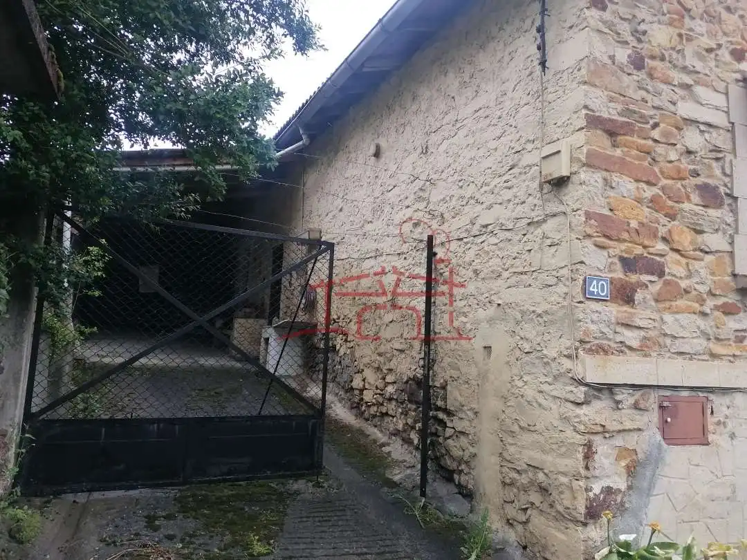 Vista exterior de Finca rústica en venda en Izurtza amb Calefacció