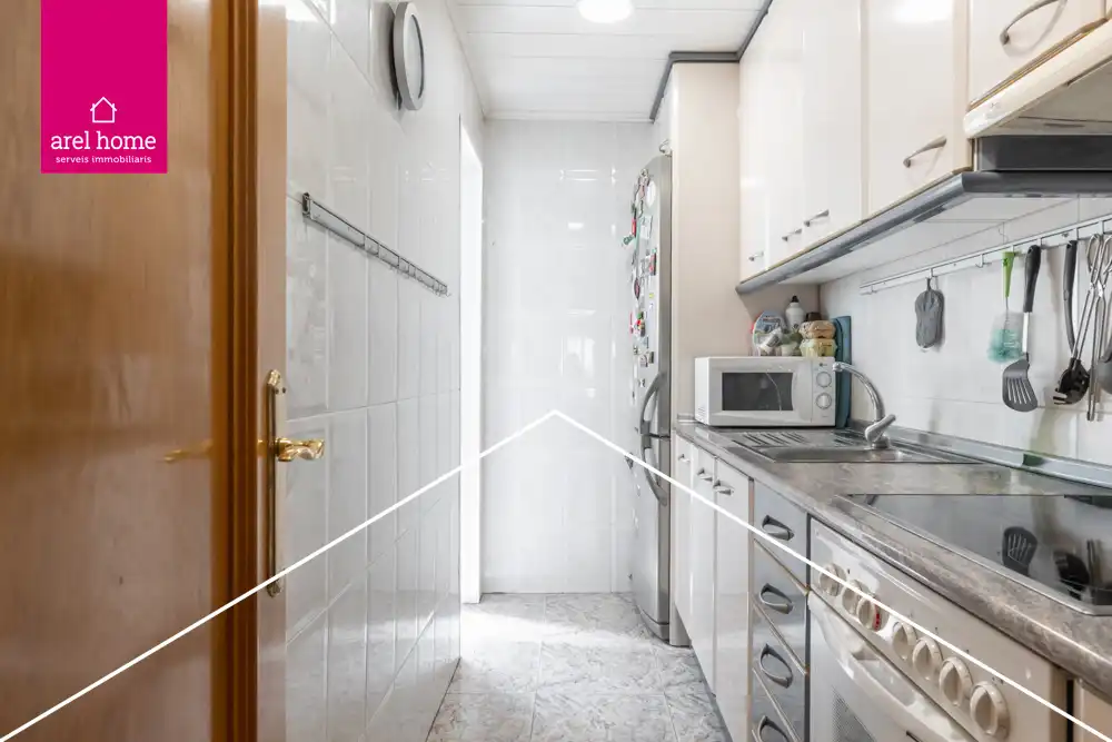 Kitchen of Flat for sale in Esplugues de Llobregat  with Air Conditioner and Parquet flooring