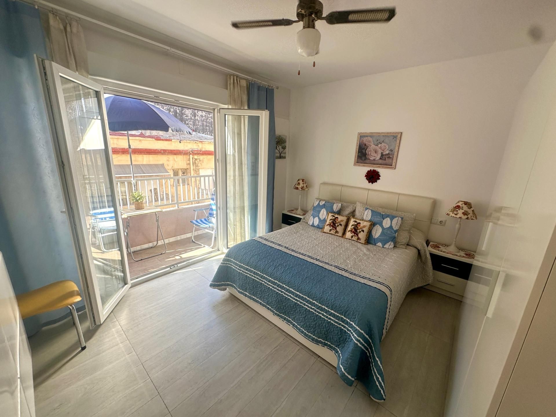 Dormitori de Apartament en venda en Alicante / Alacant amb Aire condicionat, Calefacció i Balcó