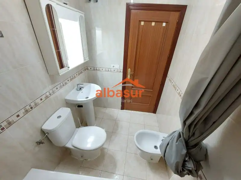 Baño de Piso en venta en Fernán-Núñez con Amueblado