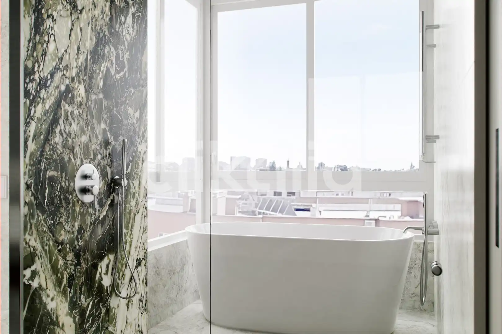 Badezimmer von Wohnung zum Verkauf in Madrid mit Klimaanlage, Heizung und Terrasse