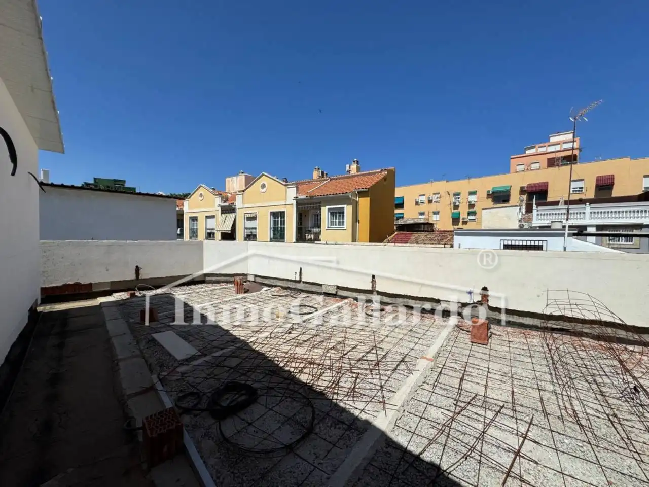 Vista exterior de Casa o xalet en venda en Málaga amb Terrassa