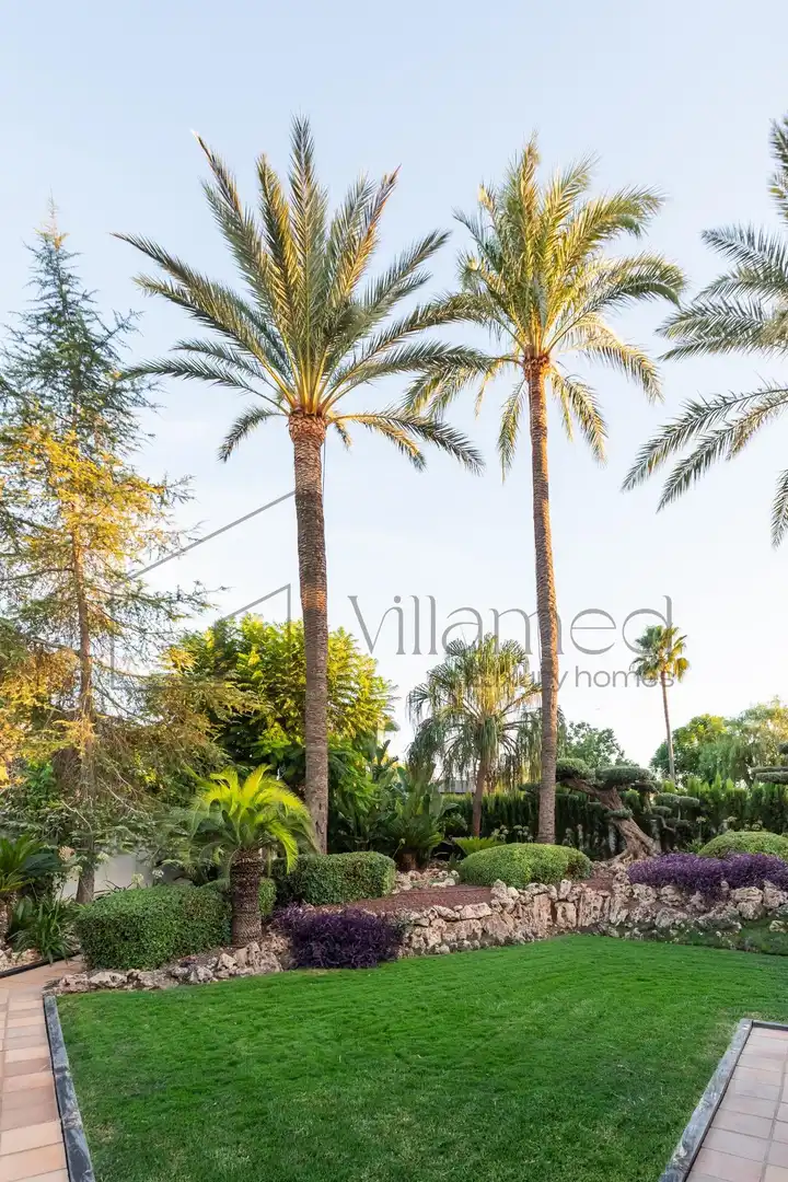 Vista exterior de Casa o chalet en venta en L'Eliana con Aire acondicionado, Jardín privado y Terraza