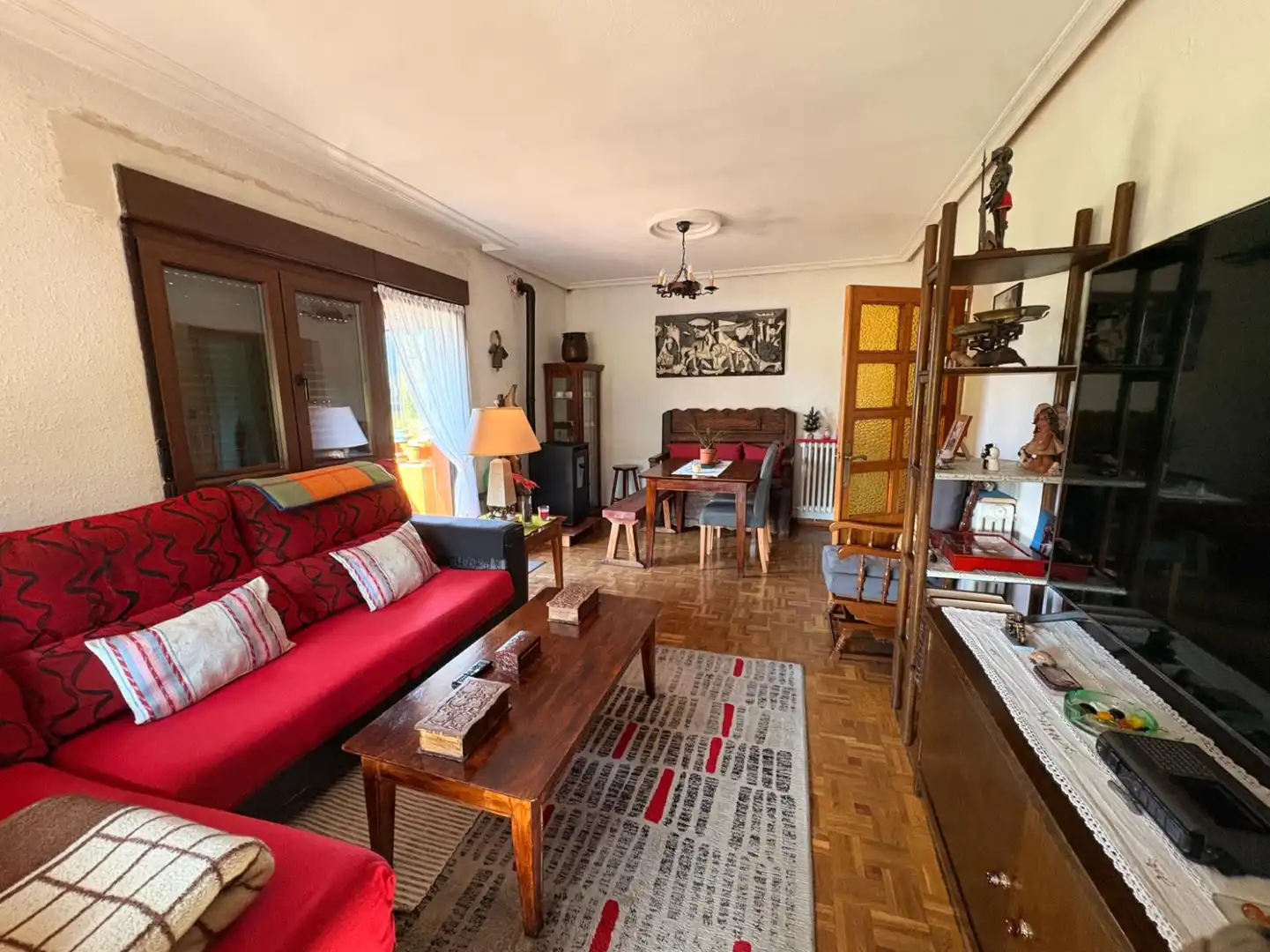 Sala de estar de Casa o chalet en venta en Villamanín con Calefacción, Jardín privado y Parquet