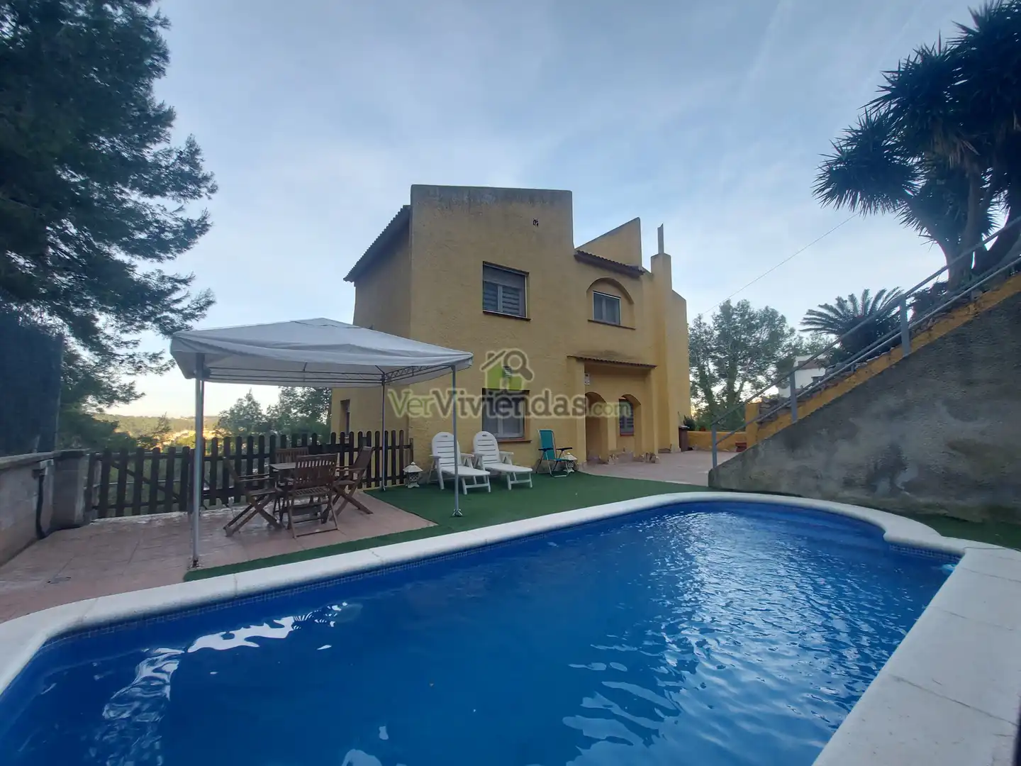 Vista exterior de Casa o chalet en venta en Vallirana con Calefacción, Jardín privado y Terraza
