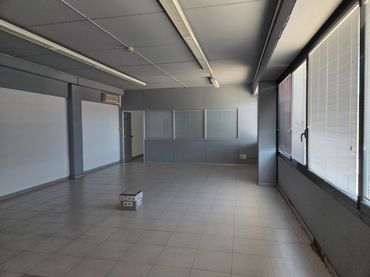 Nau industrial de lloguer a Carrer Torrent del Matre Sig 28