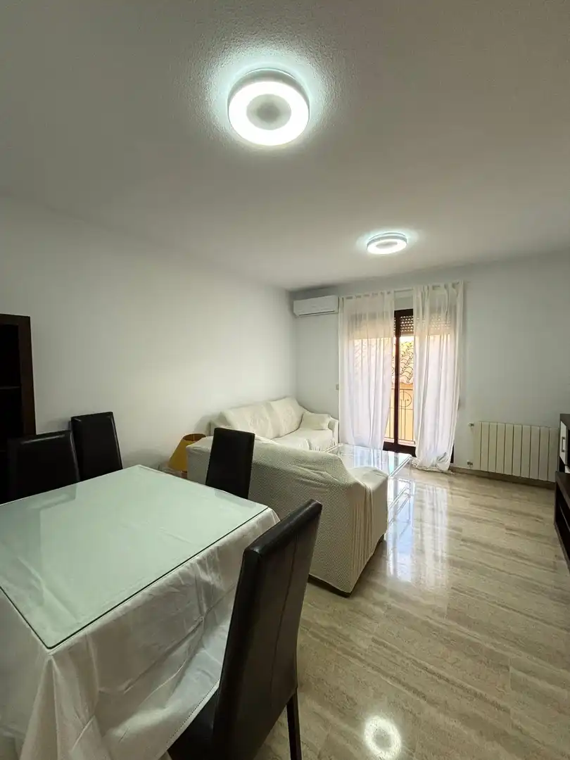 Wohnzimmer von Wohnung zur Miete in Valdepeñas