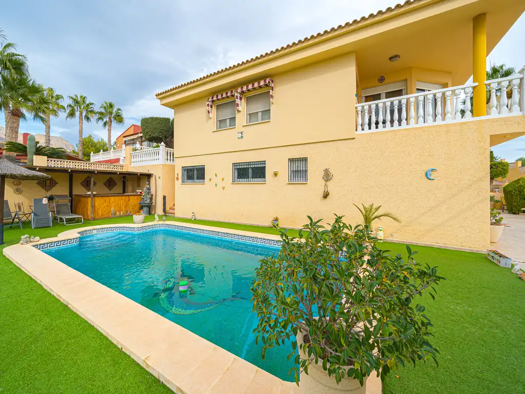 House with pool for sale in Coloma, imagen 4