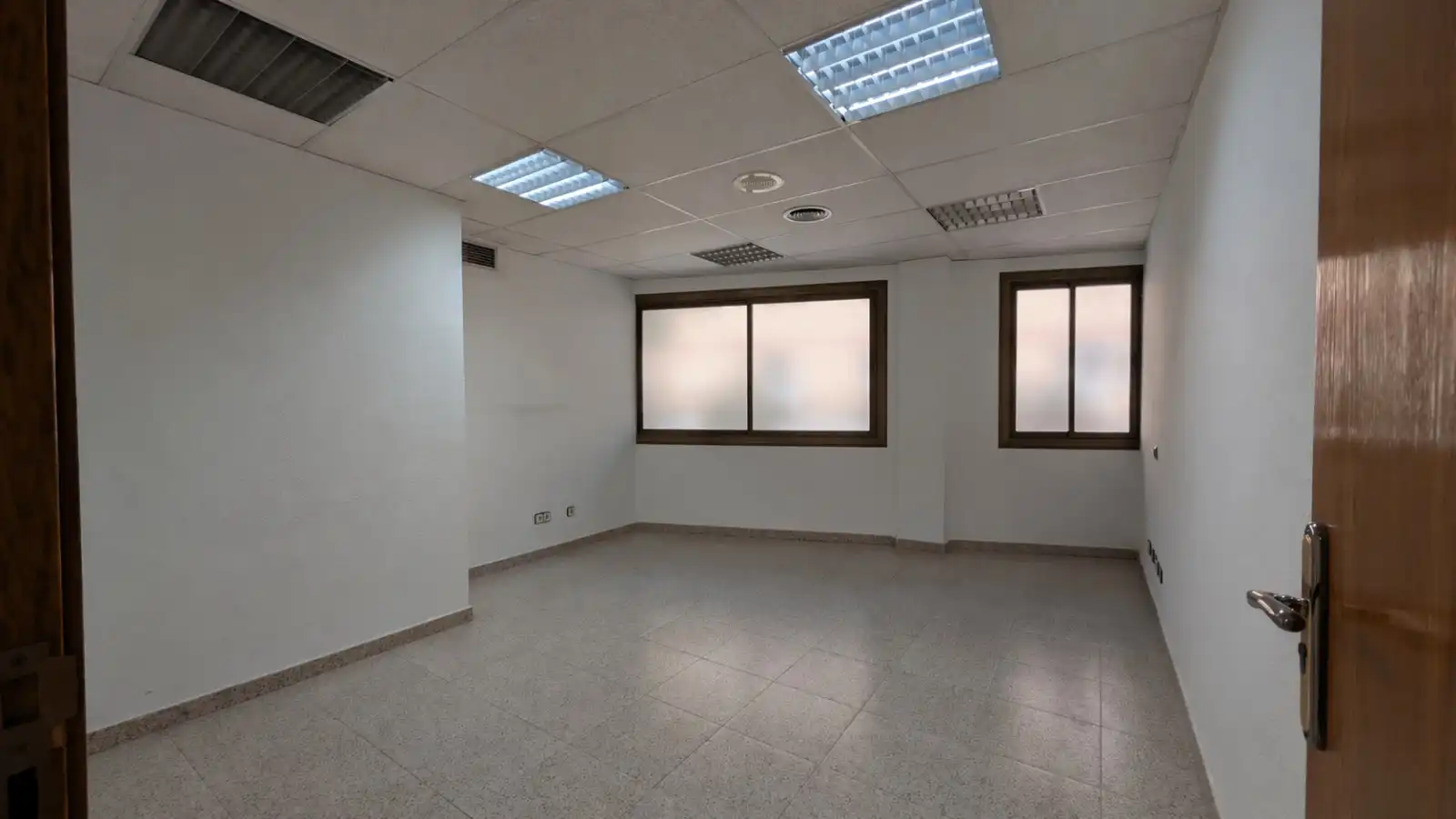 Piso en venta en Cornellà de Llobregat con Terraza