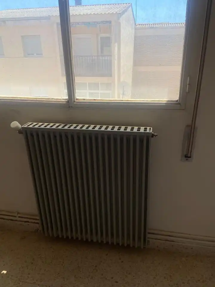 Vista exterior de Piso en venta en Belmonte con Calefacción y Balcón