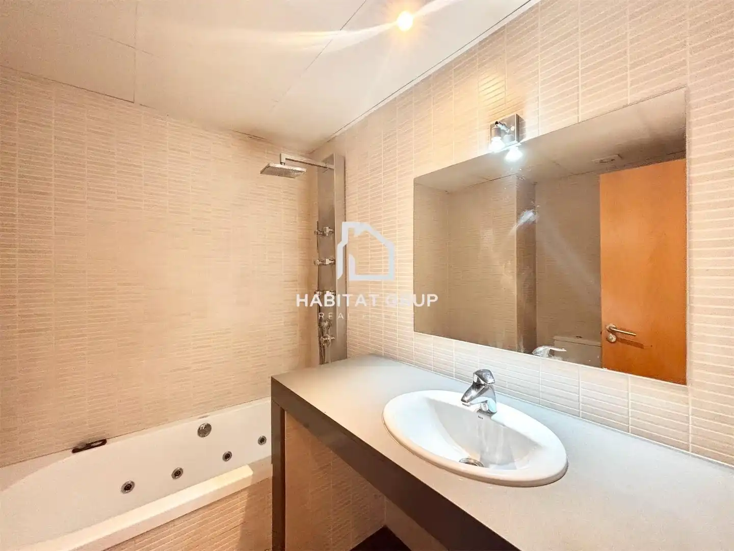 Badezimmer von Wohnung zum Verkauf in Maó - Mahón mit Klimaanlage, Heizung und Terrasse