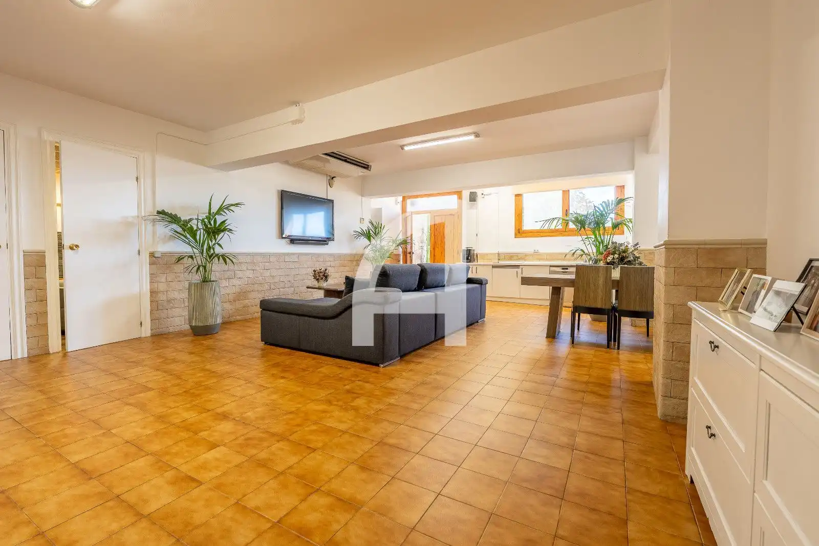 Sala de estar de Casa o chalet en venta en Molins de Rei con Aire acondicionado, Calefacción y Terraza