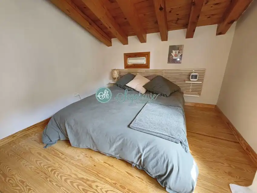 Habitación de Casa o chalet en venta en Palazuelos de Eresma con Calefacción, Terraza y Amueblado
