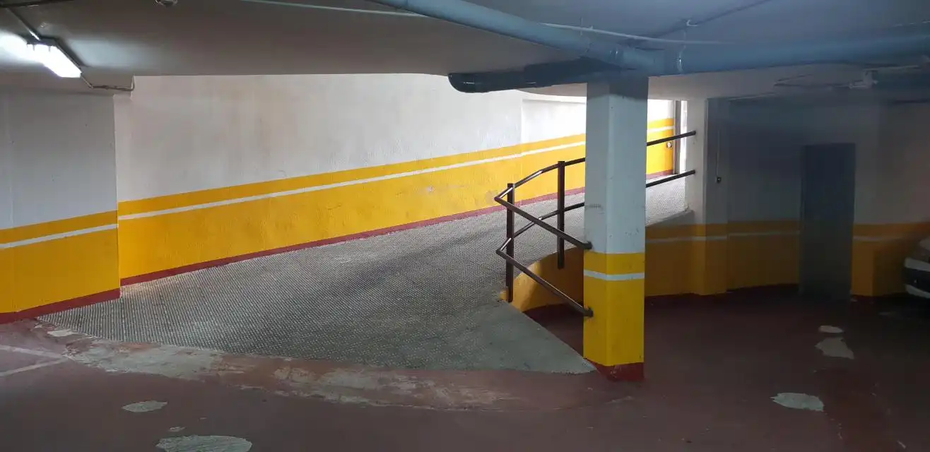 Aparcamiento con ascensor en venta en DOCTOR SALVADOR CABALLERO GARCIA, imagen 2