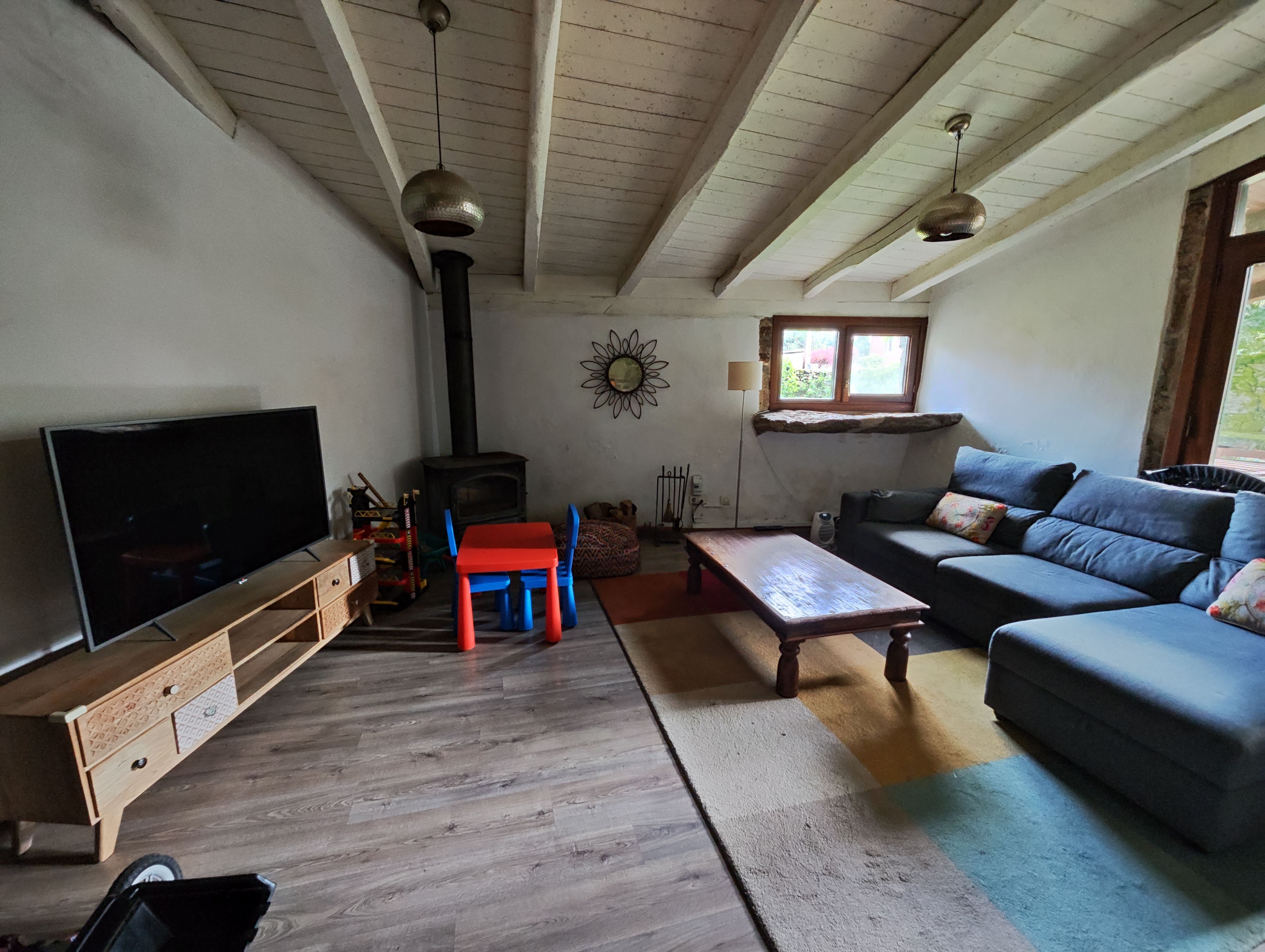 Living room of House or chalet for sale in Santiago de Compostela   with Heating, Parquet flooring and Furnished