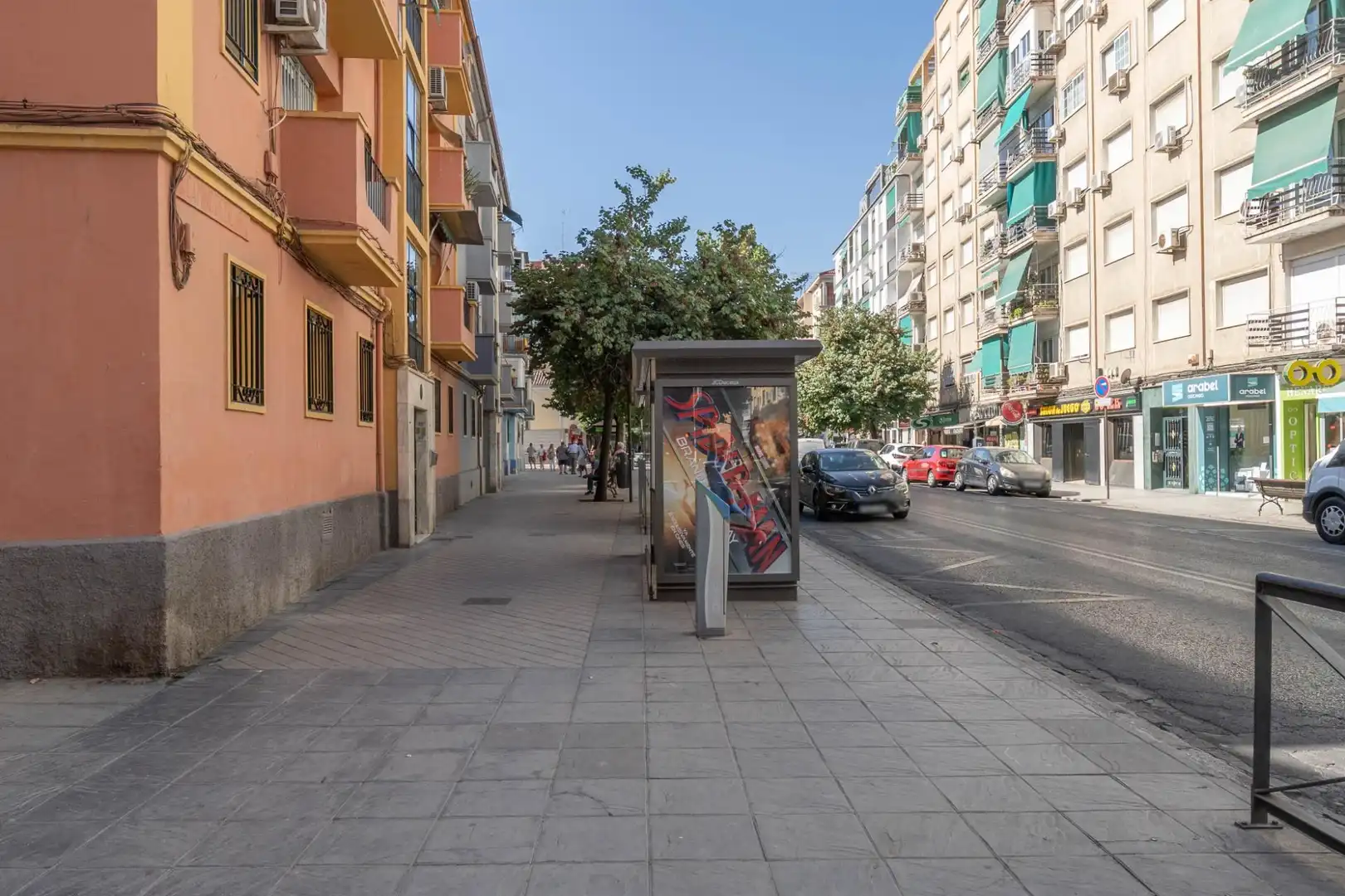 Vista exterior de Pis en venda en Granada amb Aire condicionat i Balcó