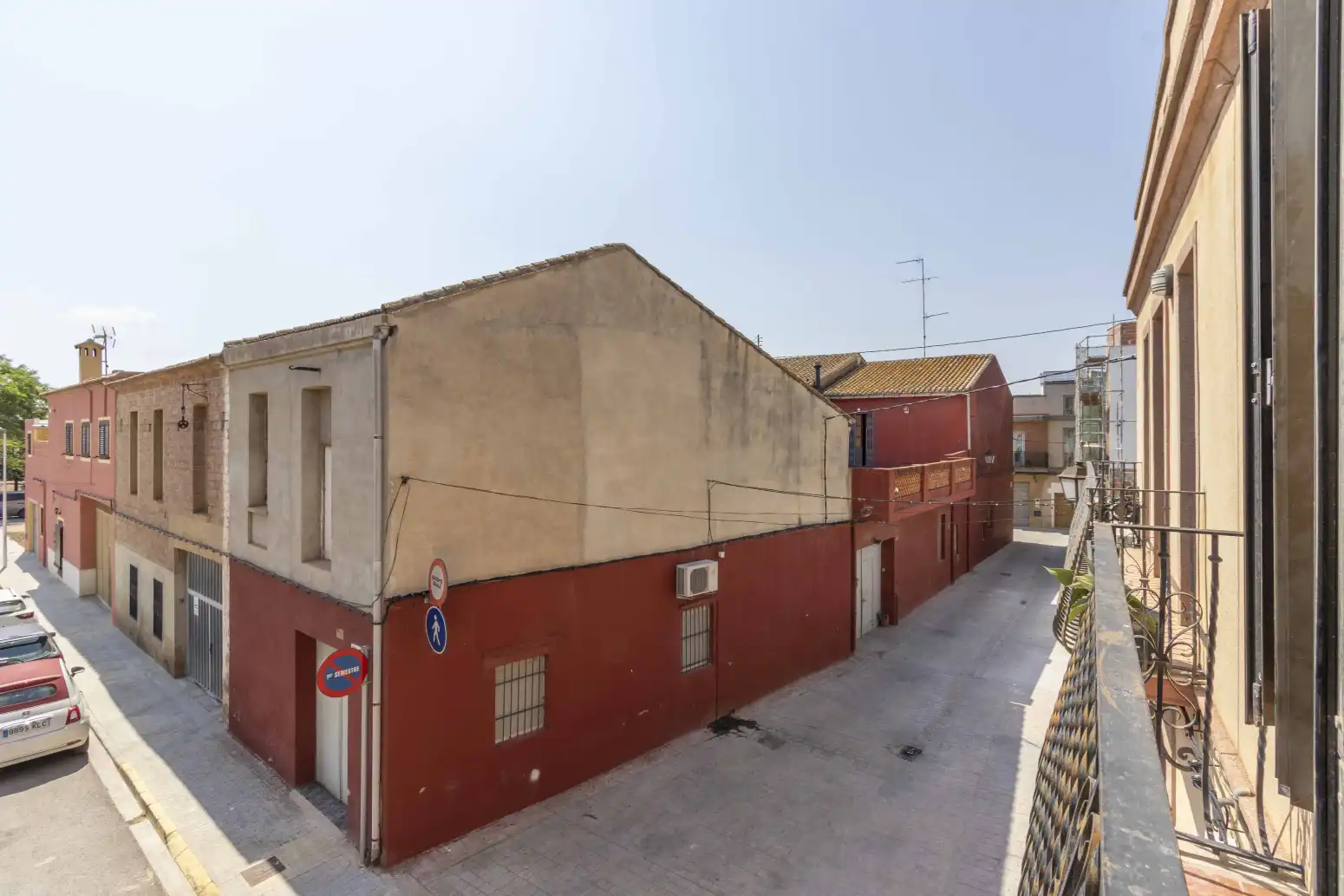 Vista exterior de Casa adosada en venda en Bonrepòs i Mirambell amb Terrassa i Traster