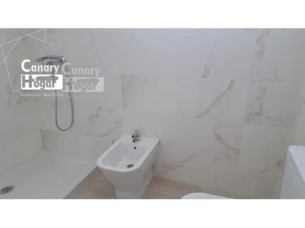 Badezimmer von Dachboden zum Verkauf in Granadilla de Abona mit Klimaanlage, Heizung und Gemeinschaftspool