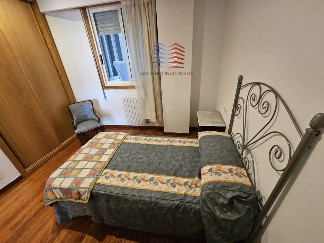 Dormitori de Pis de lloguer en Ourense Capital  amb Calefacció, Parquet i Traster