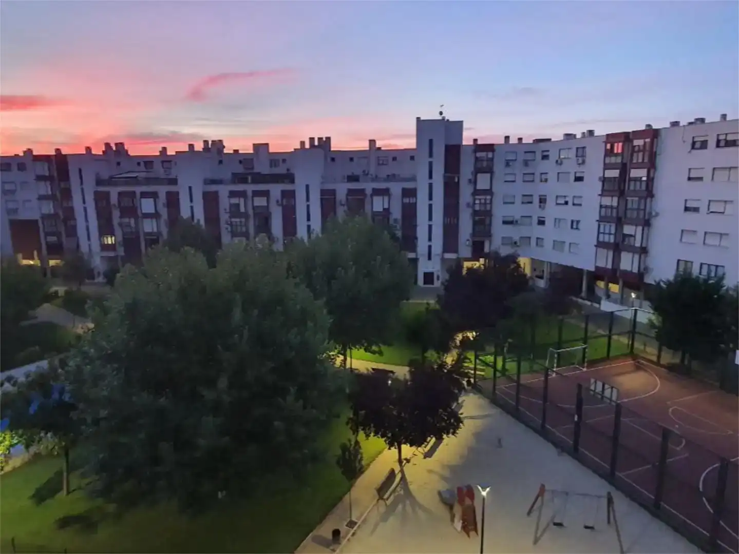 Vista exterior de Pis en venda en  Madrid Capital amb Aire condicionat i Piscina