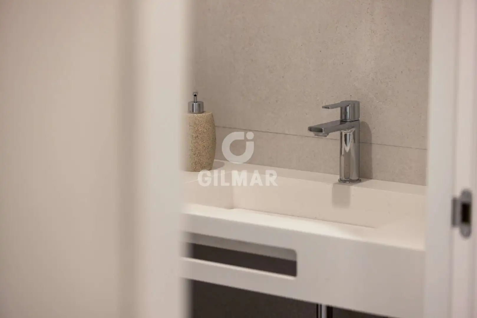 Bany de Apartament en venda en Estepona amb Balcó