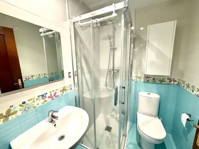 Badezimmer von Dachboden zur Miete in Altea mit Klimaanlage, Terrasse und Möbliert
