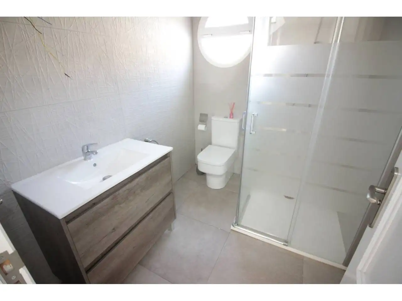 Bany de Casa o xalet en venda en Roquetas de Mar amb Aire condicionat, Jardí privat i Terrassa