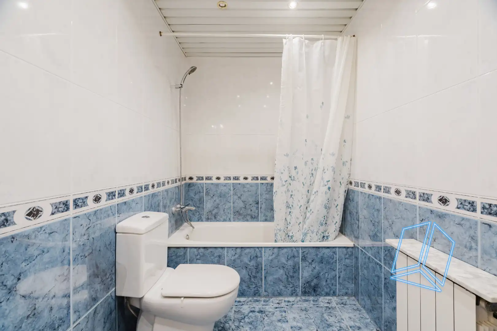 Baño de Piso en venta en Sabadell con Calefacción, Terraza y Trastero