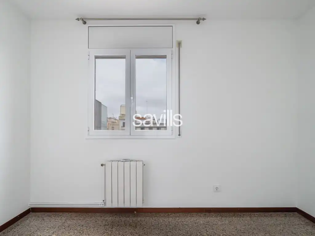 Bedroom of Apartments for sale in Barcelona
