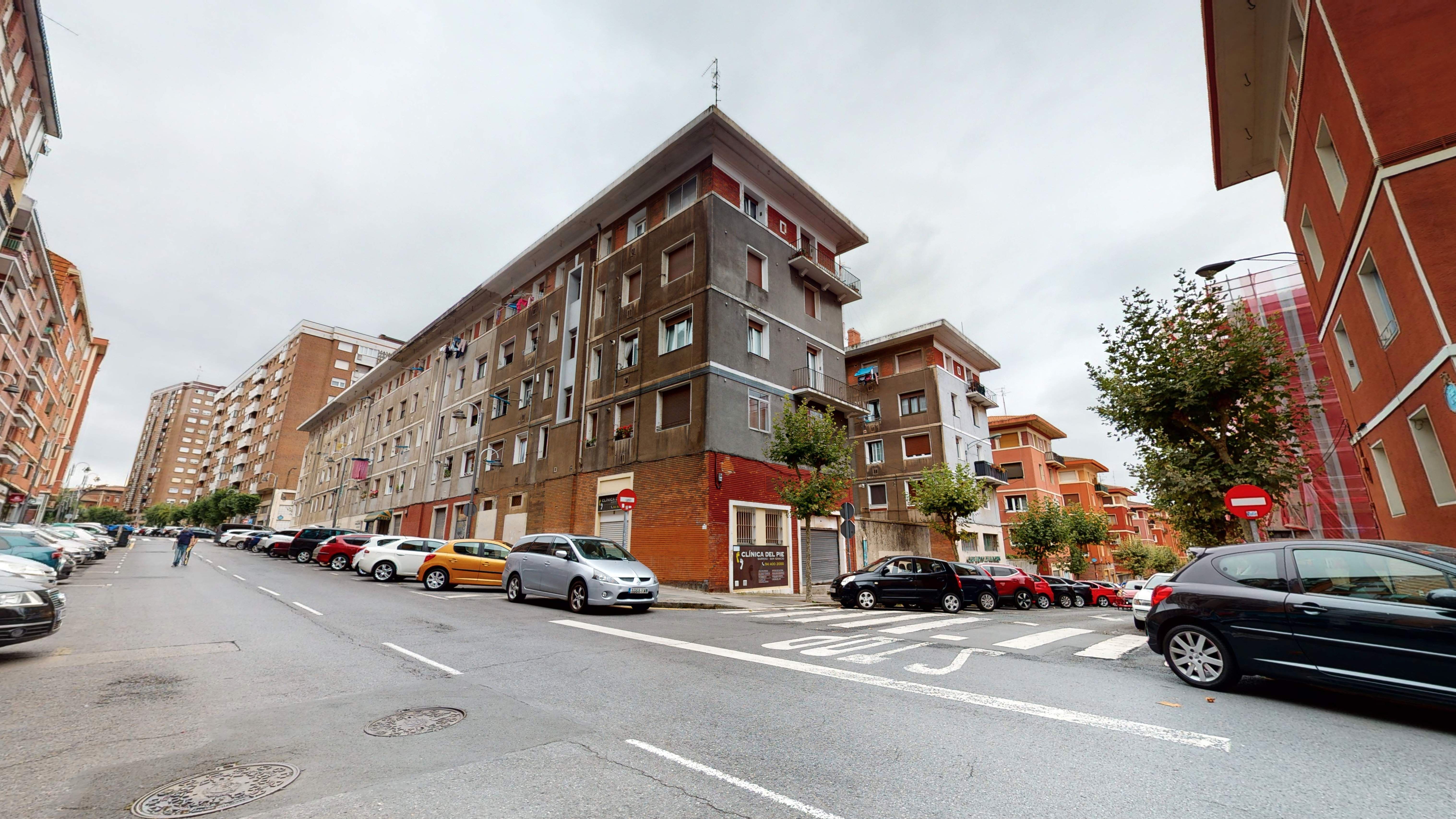 Vista exterior de Local en venda en Bilbao 