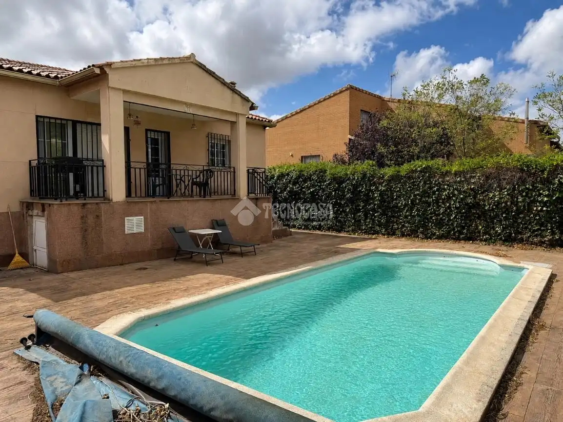 Vista exterior de Casa o chalet en venta en Ciruelos con Calefacción, Piscina y Balcón