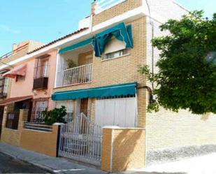 Exterior view of Single-family semi-detached for sale in Utrera