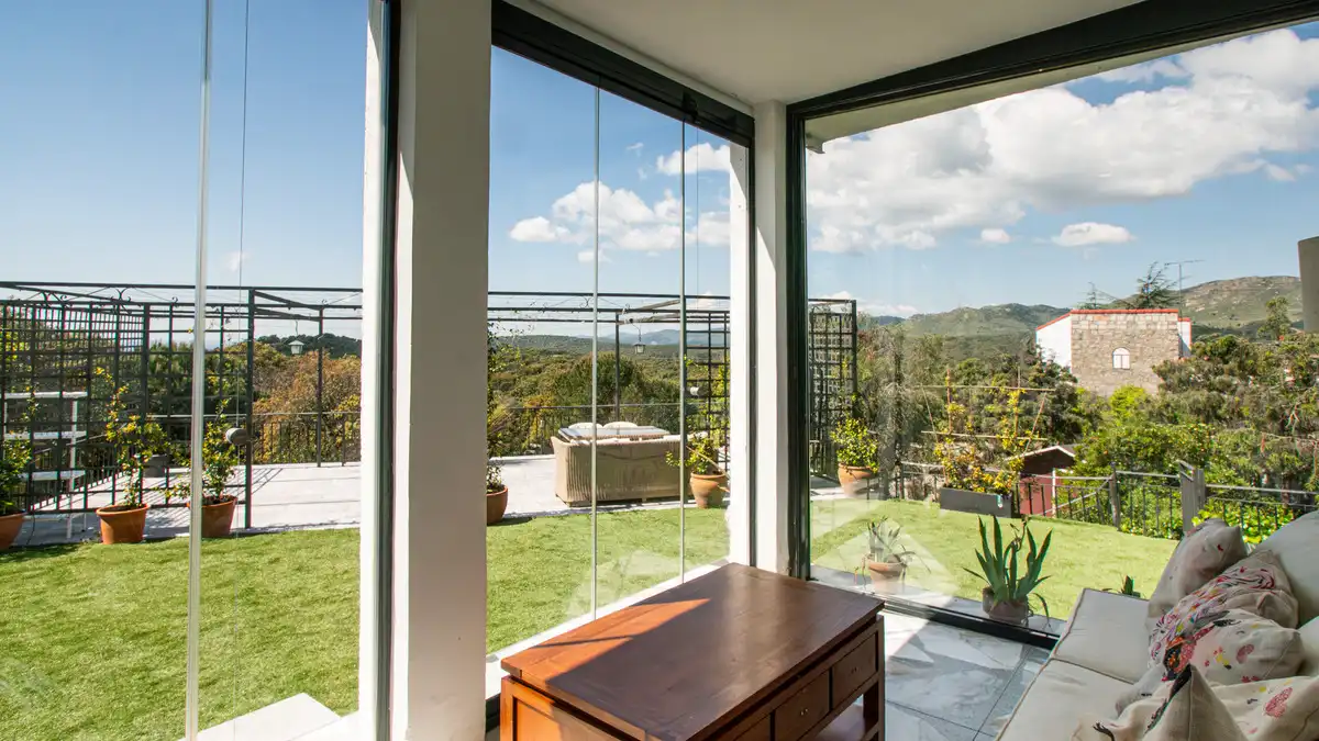 Terrassa de Casa o xalet en venda en Fresnedillas de la Oliva amb Aire condicionat, Calefacció i Jardí privat