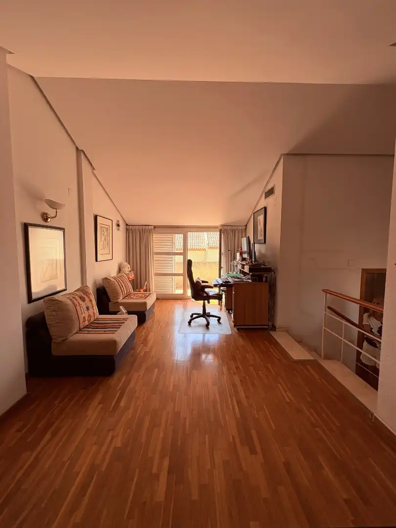 Sala de estar de Casa adosada en venta en Rocafort con Aire acondicionado, Calefacción y Jardín privado